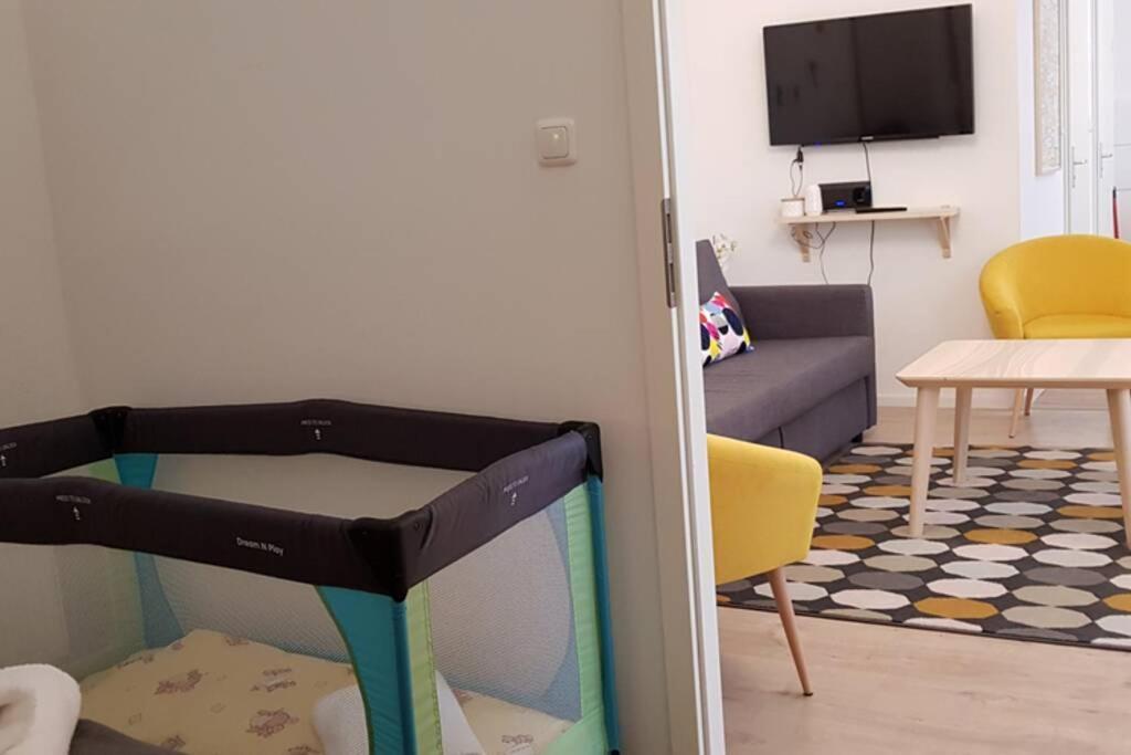 City Apartment Near Shooping Center, 6 Guests Berlin Dış mekan fotoğraf